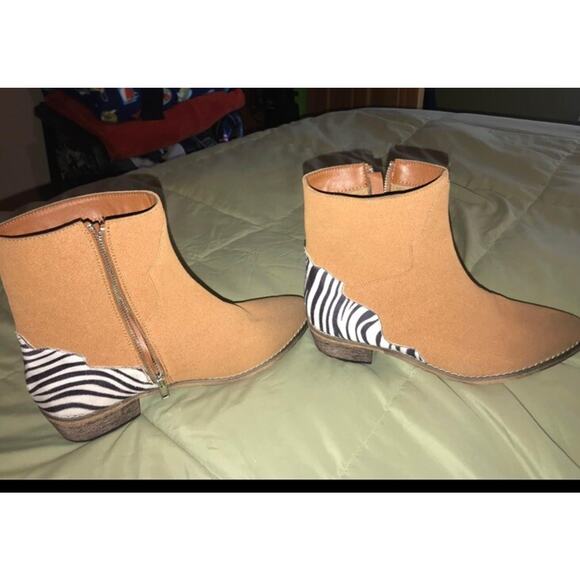 Bandolino Women's 42 11.5 Nanina Side Zipper Zebra Print Suede Brown Leather - Picture 1 of 6